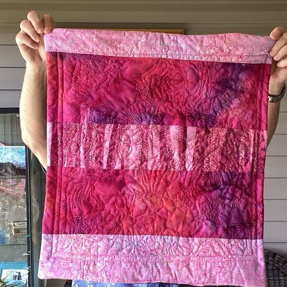 NWT. Color of Flowers Hand Crafted Quilted Wall Art - Picture 9 of 11